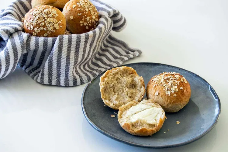 Brot ohne Mehl backen Haferflocken Brötchen ohne Quark Rezept