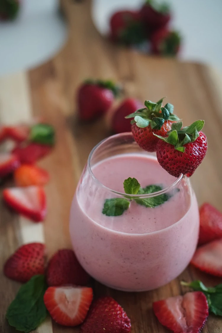Strawberry smoothie vegan oatmeal pancakes