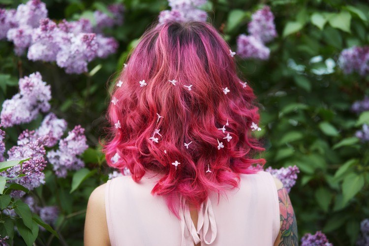 Haare rosa färben Haarfarben Trends 2022 Frühling Sommer