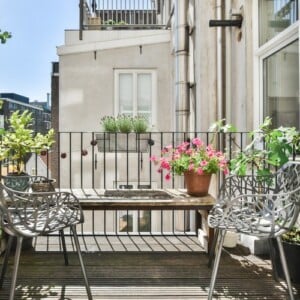 Ikea Balkon 2022 Gartenmöbel Trends kleine Terrasse einrichten Tipps