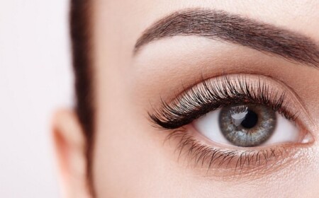 Puderbrauen halten mehr als Microblading