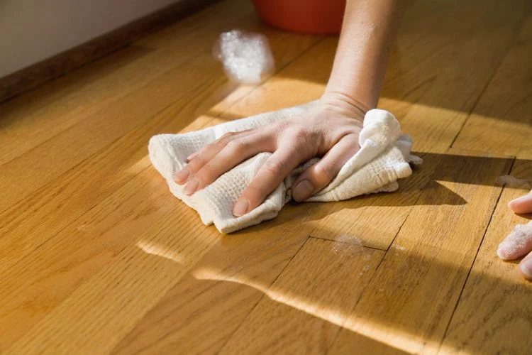 Tipps Fußboden aus Holz reinigen welches Hausmittel nicht geeignet