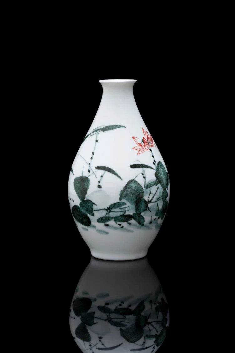 Vase mit Blumenmotiven - Frühlingstrend