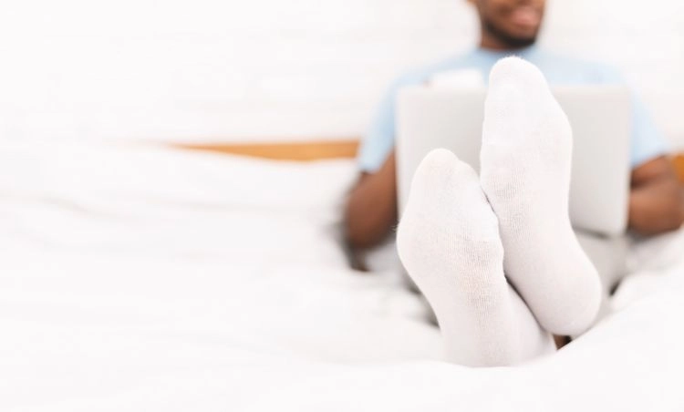 Weiße Socken waschen - so geht's richtig