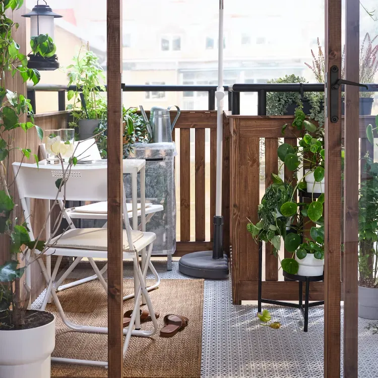 kleinen Balkon einrichten 2022 Ikea Balkon Trends