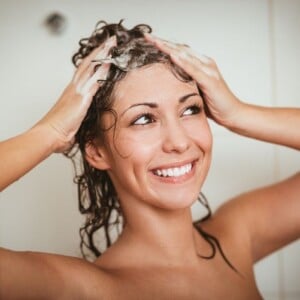 60/180-Regel - das Shampoo zwischen 1 und 3 Minuten einwirken lassen