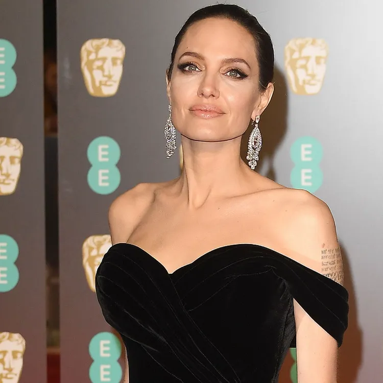 Augenbrauen Formen für quadratisches Gesicht Angelina Jolie Make-up Bilder