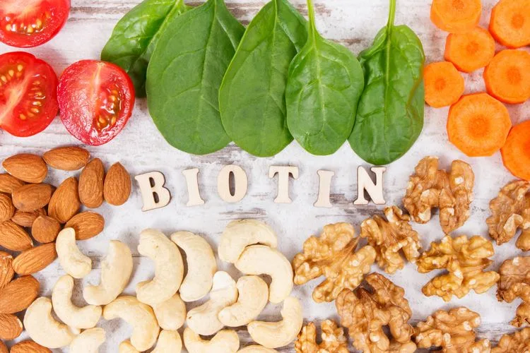 Biotin regt das Haarwachstum an