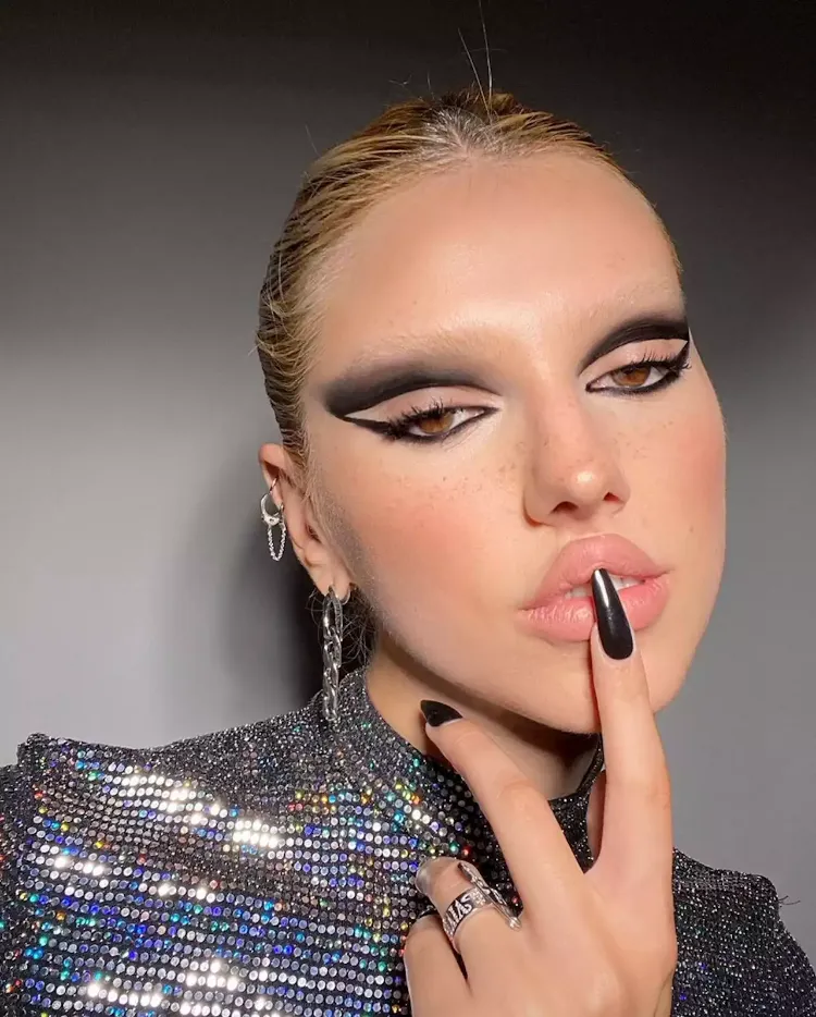 Bleached Brows Modetrend 2022 gebleichte Augenbrauen selber machen