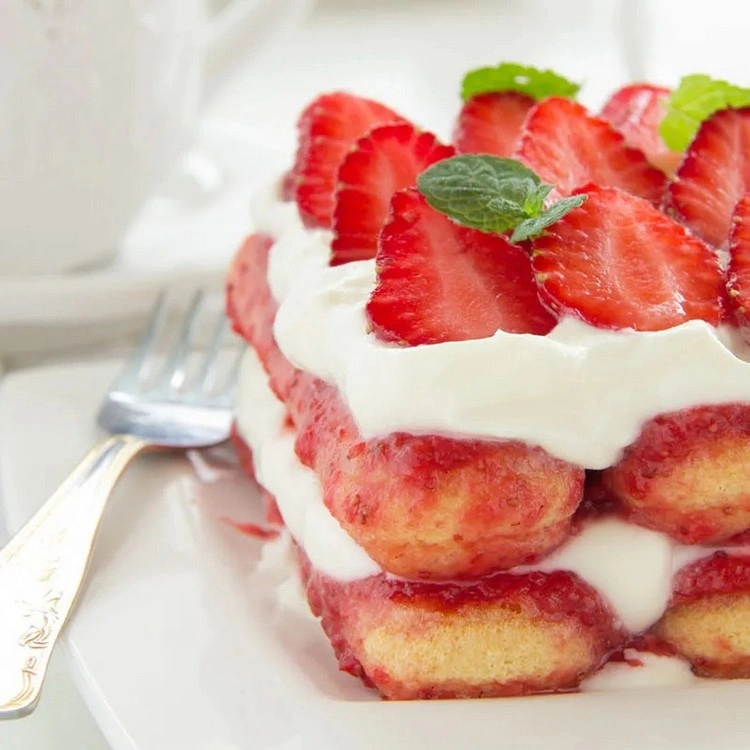 Das ist ein toller Nachtisch mit Erdbeeren für den kommenden Sommer