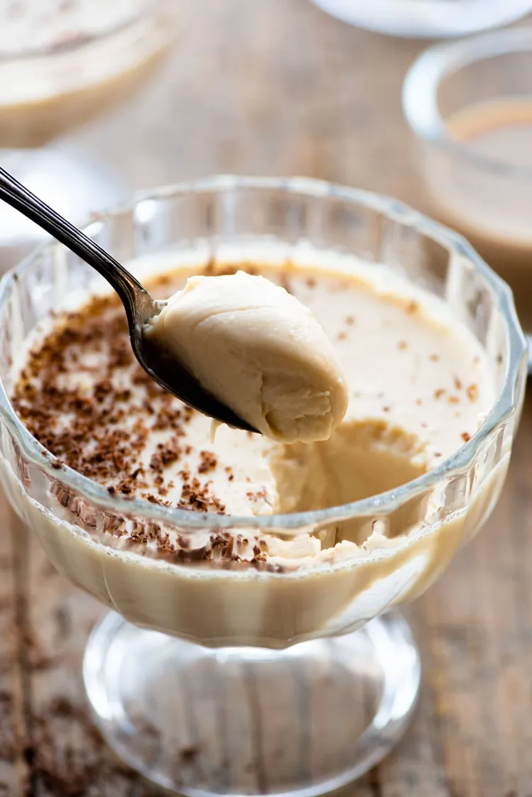 Desserts im Glas Baileys Panna Cotta Rezept