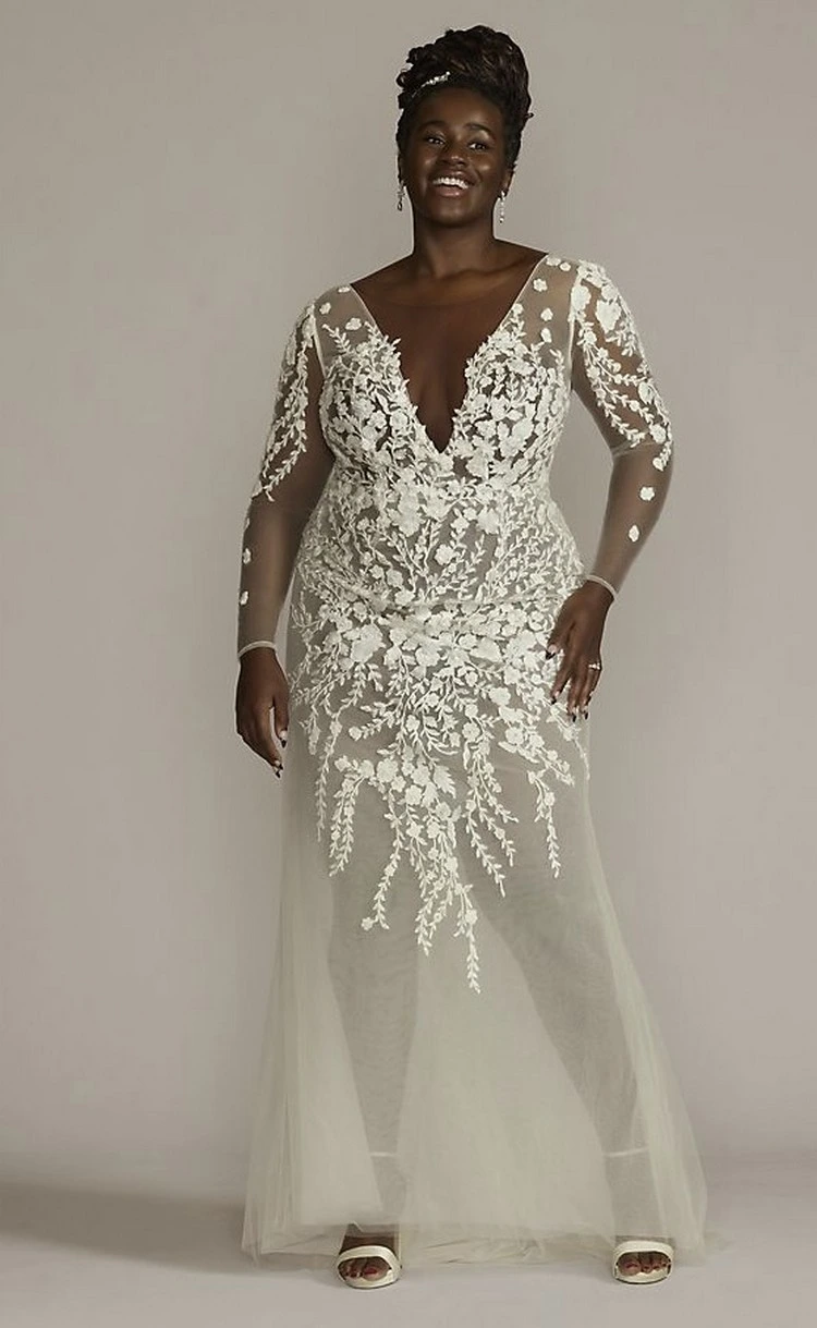 Dieses Brautskleid im Bodysuit-Stil schmiegt sich wie ein Handschuh um Sie