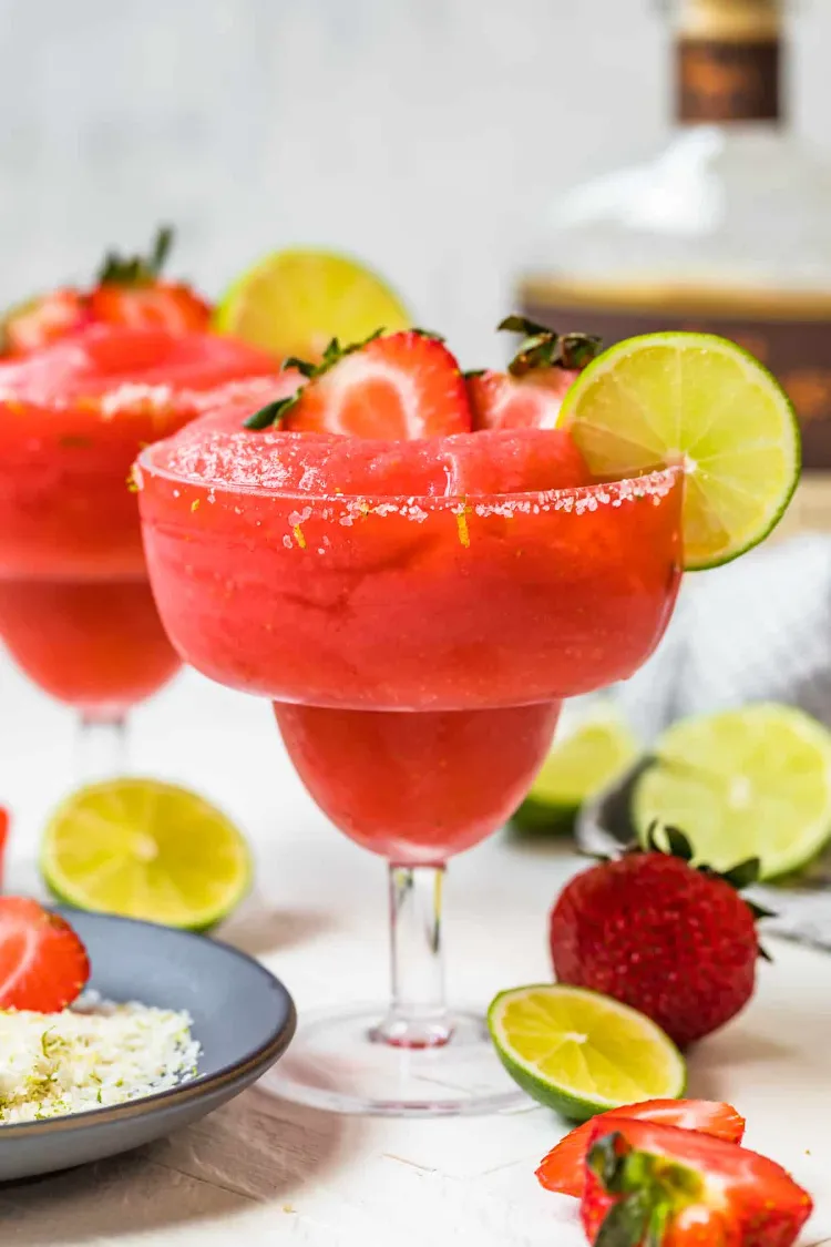 Erdbeer Margarita Rezept Getränke zu Ostern Osterbrunch Cocktails Ideen