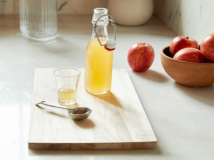 Erwiesene Vorteile des Apfelessigkonsums und wie viel sollte man davon trinken