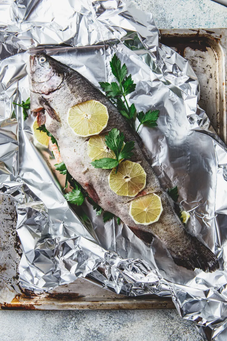 Grilling trout in aluminum foil Lightly grilled fish dishes