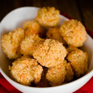 Gebackene Couscous-Bällchen mit Semmelbröseln