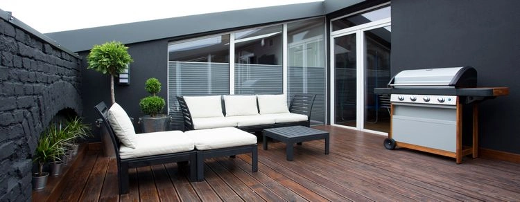 Innovative Textilien für modulare Outdoor-Möbelstücke, die zur Terrasse und zum Balkon passen