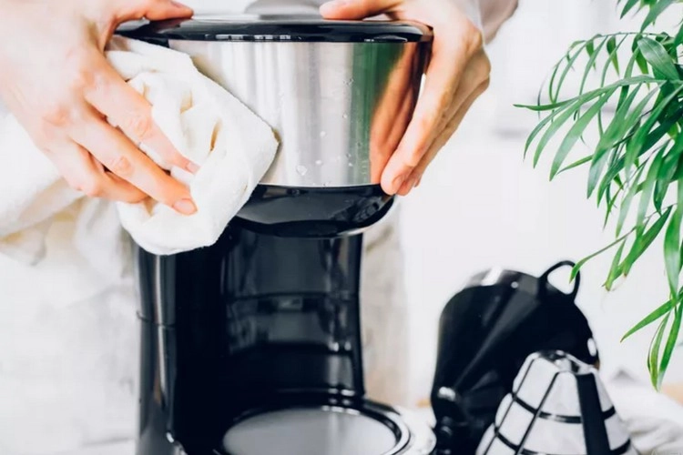 Kaffeemaschine reinigen mit Hausmitteln ist einfach und wirksam