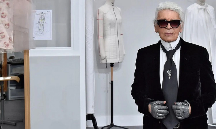 Karl Lagerfeld breathes new life into classic skirt suits