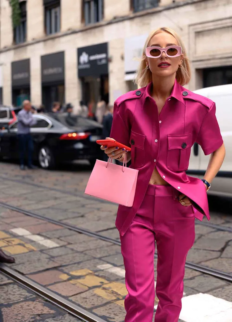 Neonpink Trendfarbe Frühling was ist Dopamine Dressing als Modetrend