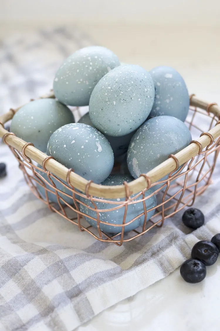 Ostereier natürlich färben Tipps Eierfarben Alternativen