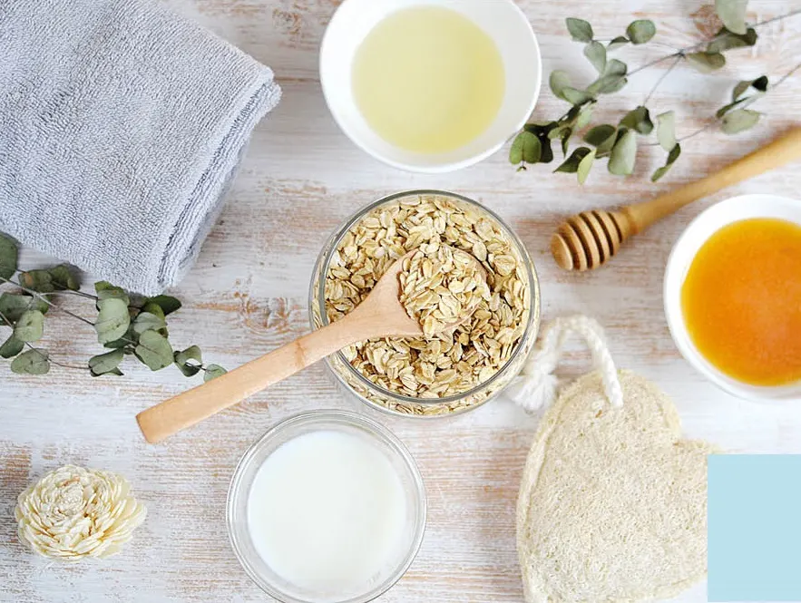 Schlupflider straffen mit Hausmitteln - Hafer, Honig und Ei