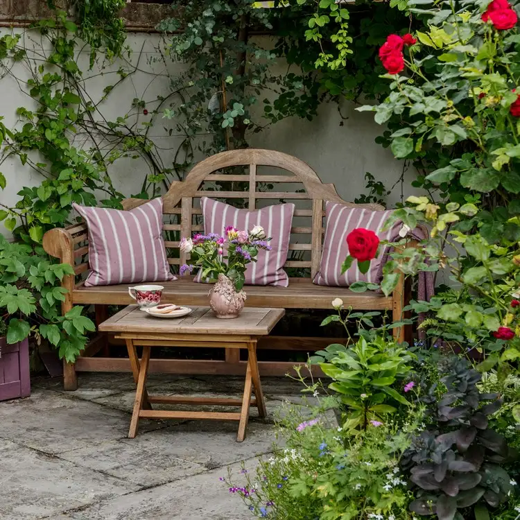 Wählen Sie die Gartenmöbel entsprechend der Größe Ihres Gartens aus