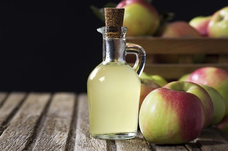 Wenn Sie Apfelessig trinken, kann das den Blutzucker regulieren