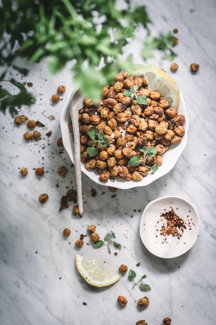 baked chickpeas as a healthy snack and low cholesterol food