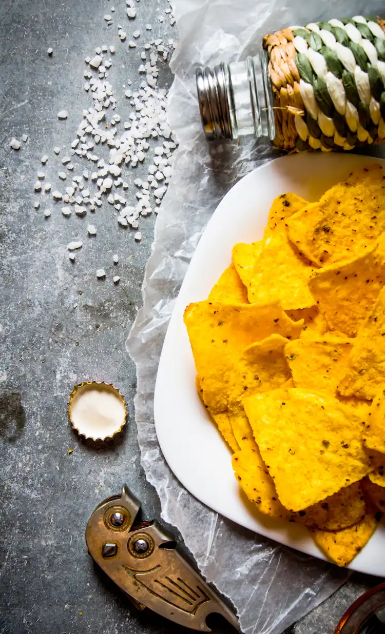 salzige chips und tortilla können sich schlecht auf die herzgesundheit auswirken