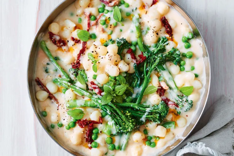 10 Minuten Rezepte Abendessen Gnocchi mit Broccoli und Tomaten