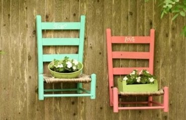 Alter Stuhl als Gartendeko - Regal für die Wand bauen