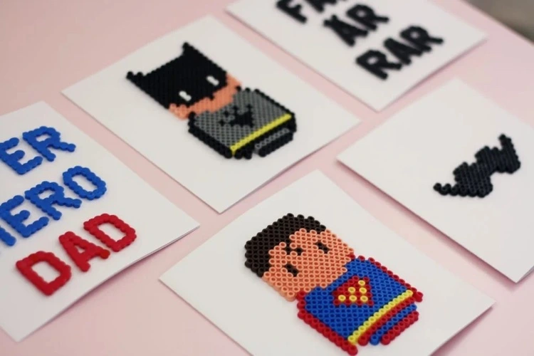 Basteln zum Vatertag Karten mit Bügelperlen Superman