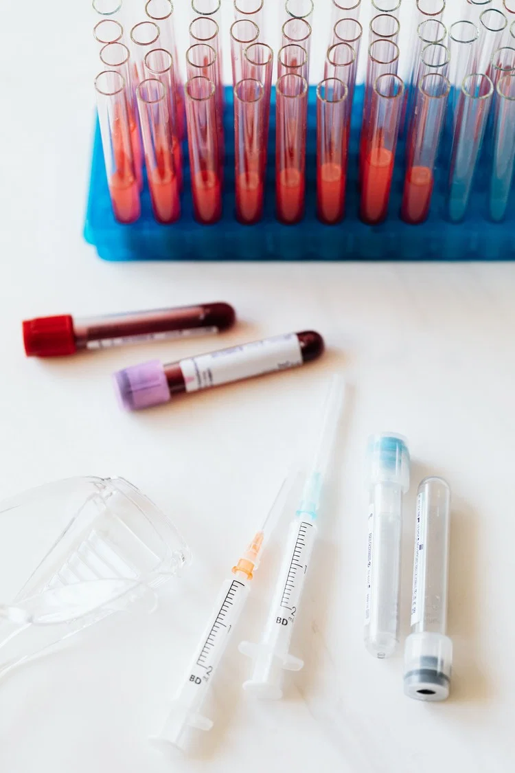 Belegte Zunge kann ein Hinweis auf Erkrankungen sein