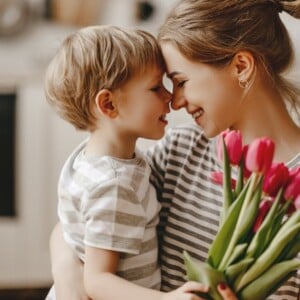 Eines der traditionellsten Geschenke für Muttertag sind Blumen