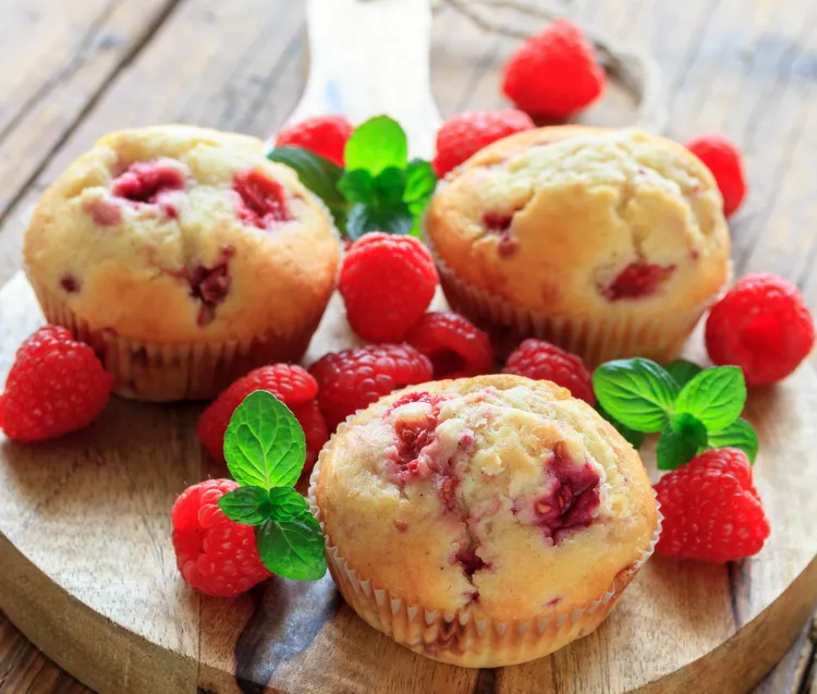 Erdbeer Muffins mit Schokolade leichte Sommer Desserts Rezepte