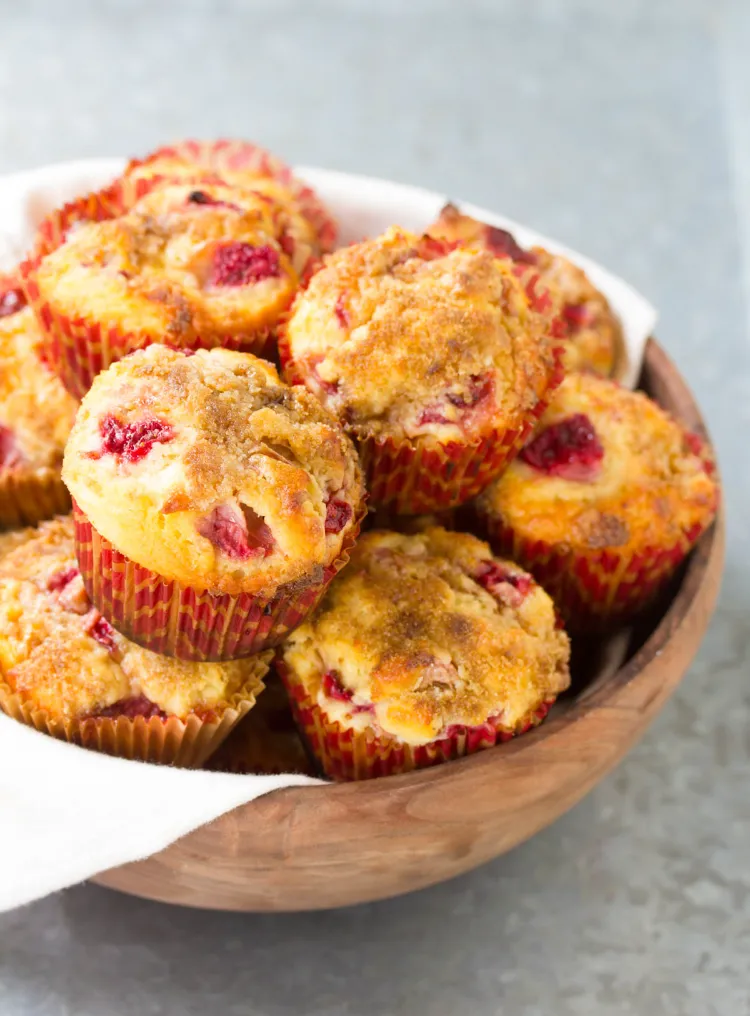 Erdbeer Rhabarber Muffins leichte Sommer Desserts Rezepte