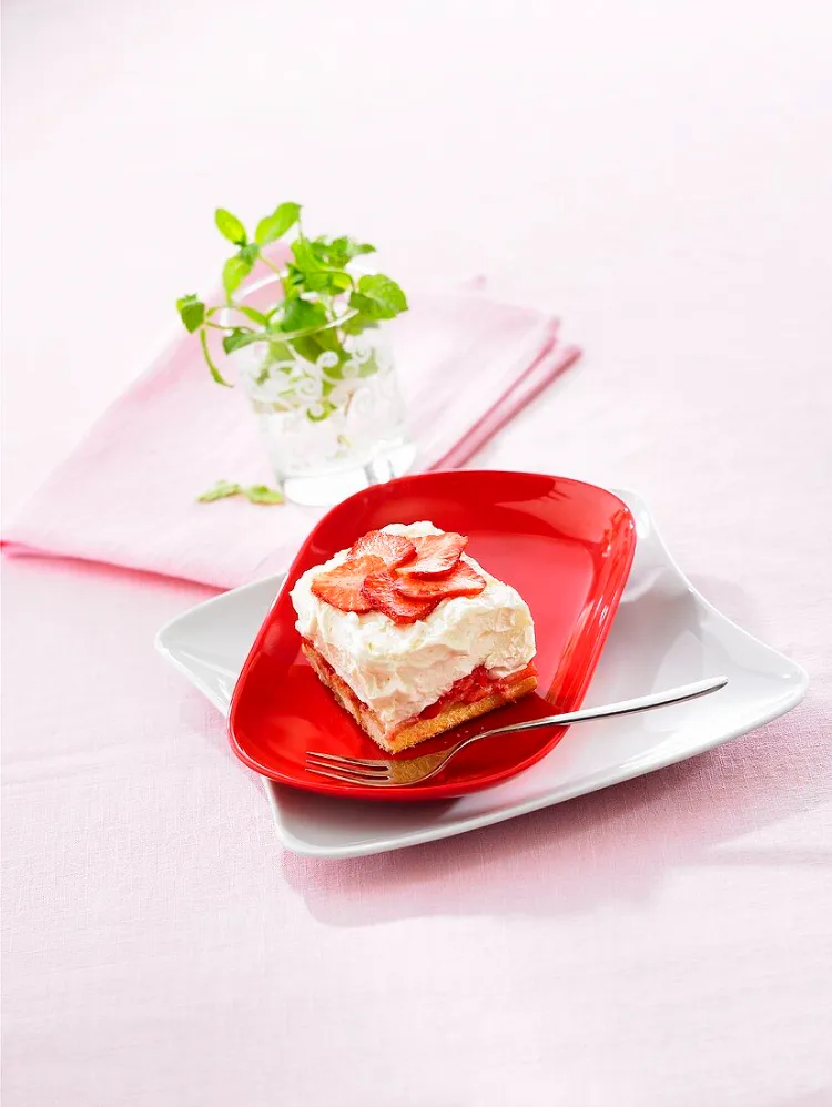 Erdbeer Rhabarber Tiramisu ohne Ei schneller Obstkuchen