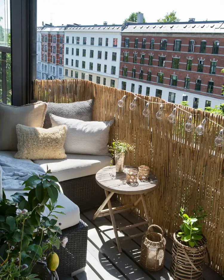 Ideen für Balkon Sichtschutz mit Bambus