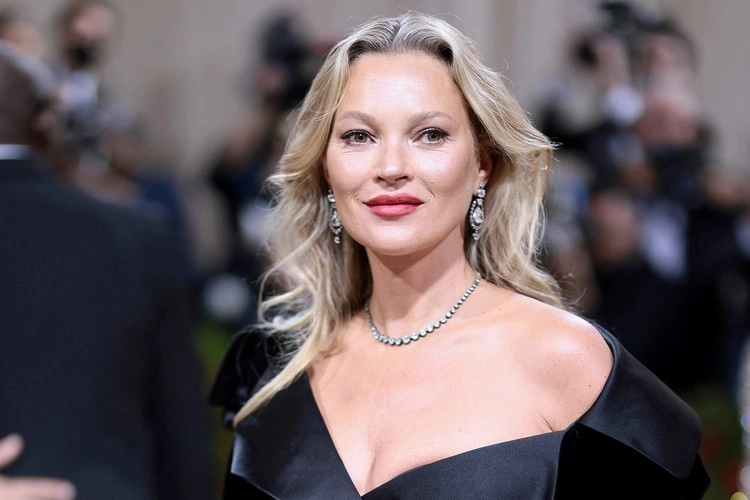 Kate Moss sagte aus, dass Johnny sich ihr gegenüber nie aggressiv verhalten hat