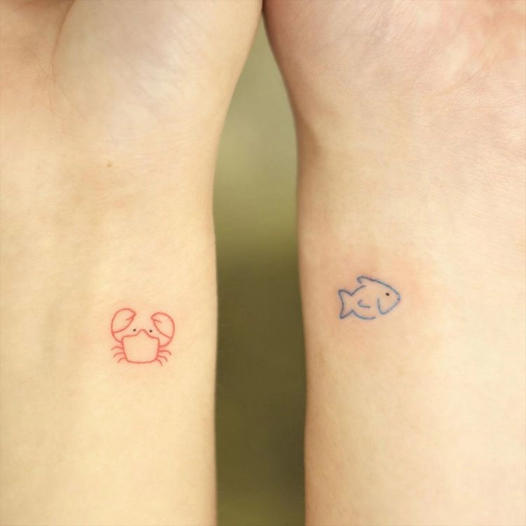 Kleine Partner Tattoos zeigen Liebe