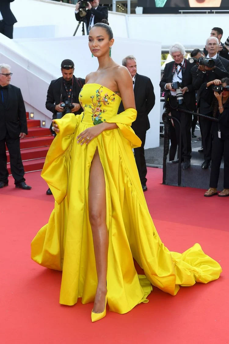 Lais Ribeiro in gelbem Kleid - die schönsten Looks vom roten Teppich 2022