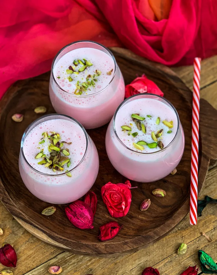 Lassi ist ein traditionelles indisches und pakistanisches Joghurtgetränk