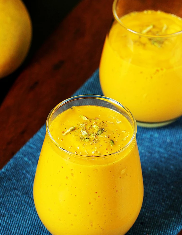 Mango Lassi ist ein beliebtes Rezept, das zu jeder Zeit geeignet ist