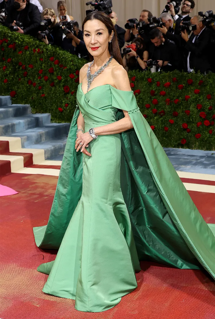 Michelle Yeoh Met Gala 2022 Outfit Grün Trendfarbe Frühling