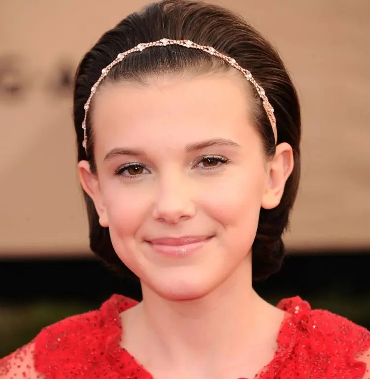 Natürliches Make-Up für Anfänger mit braunen Augen millie bobby brown