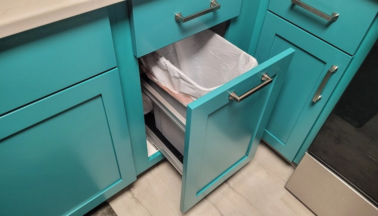 choose the right place for the trash can under the sink