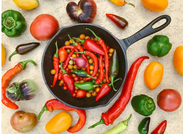 cooking with hot spices and acidic foods such as tomatoes for gastritis is not recommended