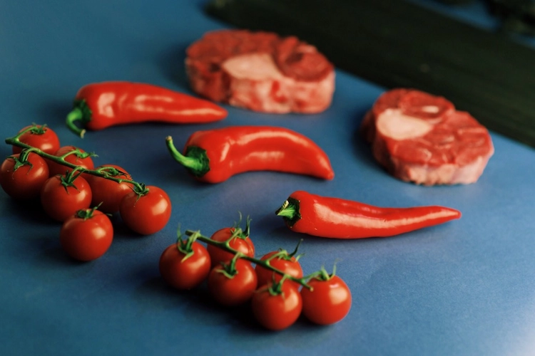 lebensmittel wie scharfe chilischoten und tomaten bei gastritis vermeiden