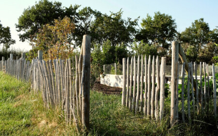 naturholz kastanie staketenzaun selber bauen im außenbereich